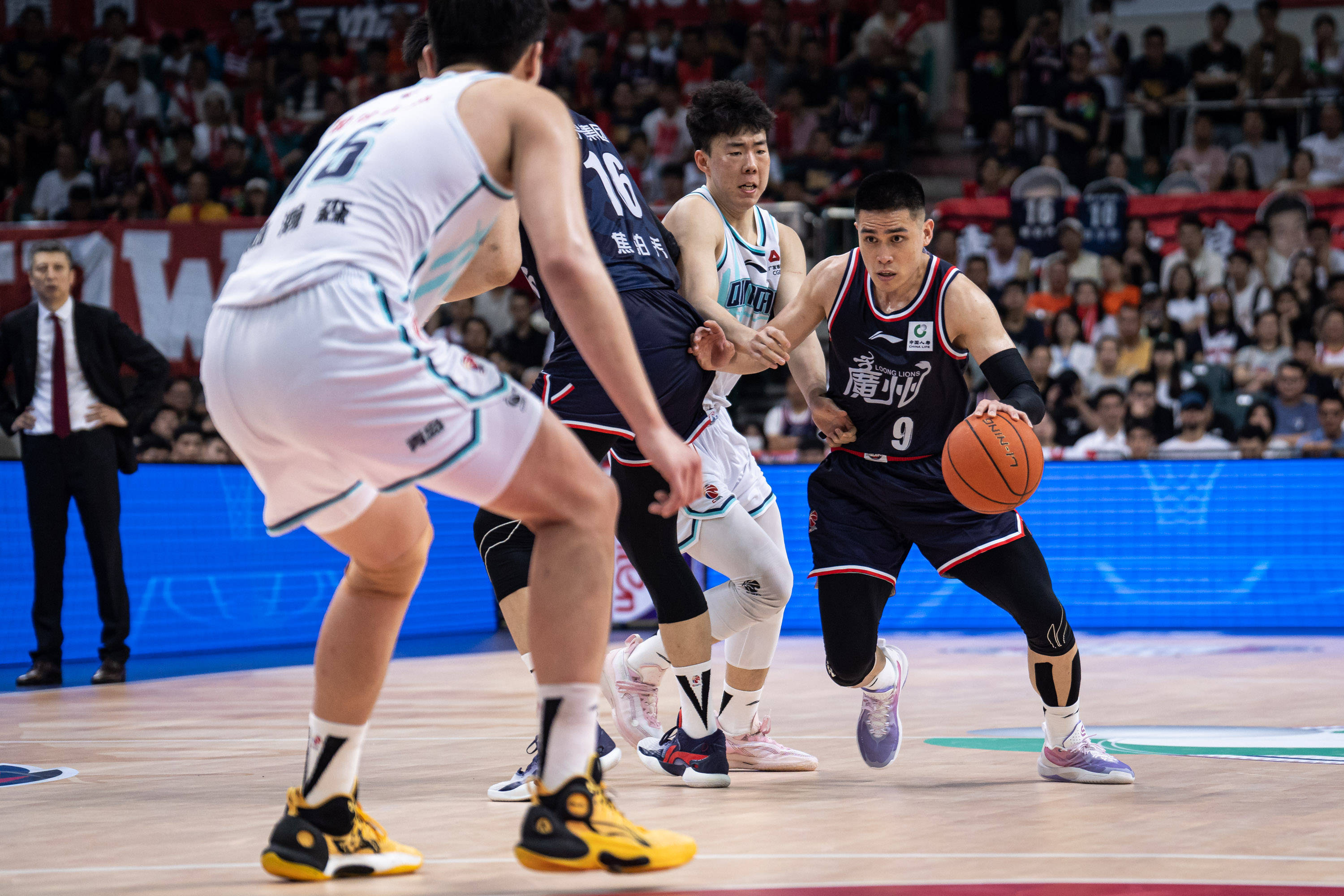 许多观众甚 许多观众甚